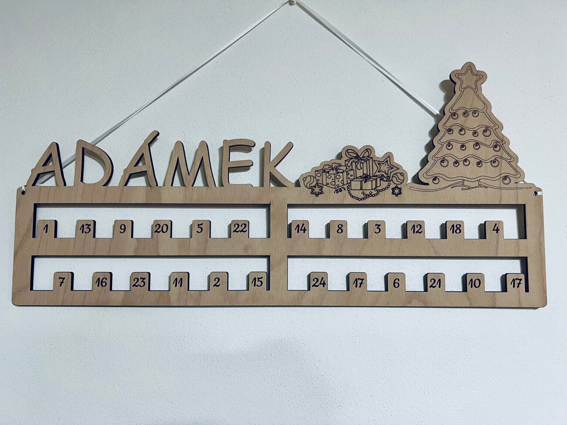 Adventní kalendář s vánočním stromkem